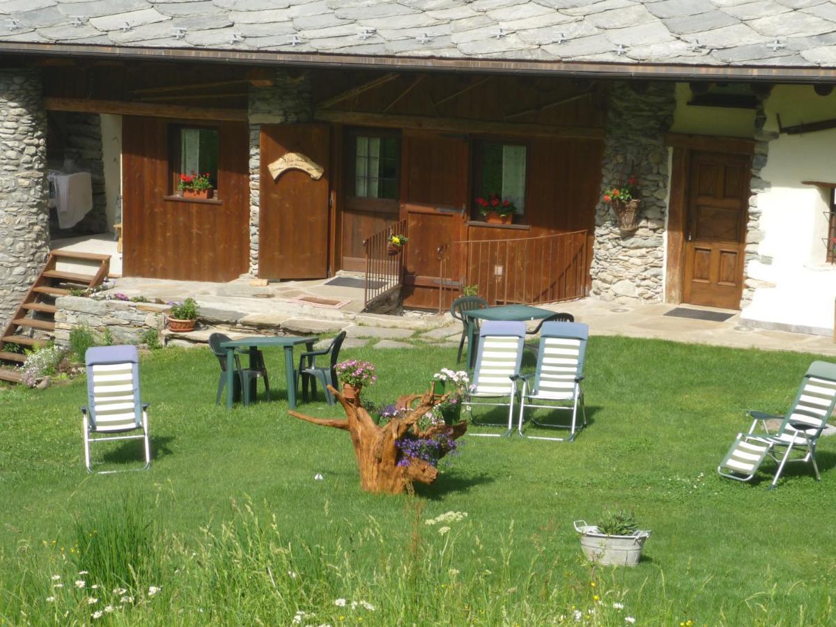 Les Chevreuils Apartment Arvier Luaran gambar